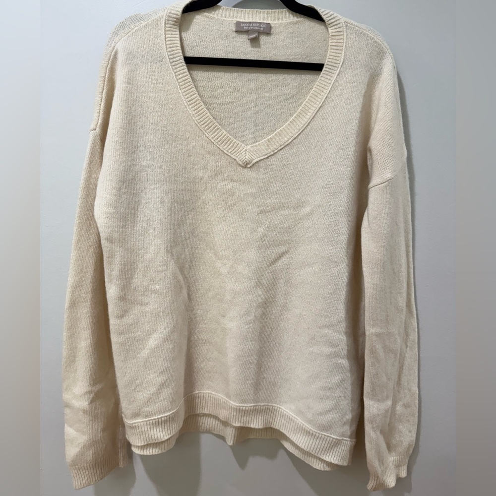 Banana Republic Touch of Cashmere Cream V-Neck Sweater